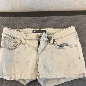 Levi shorts size 26